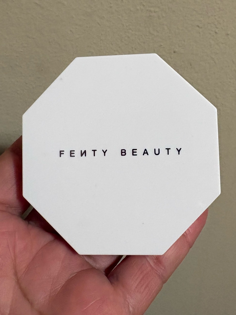 Fenty Beauty KILLAWATT FREESTYLE HIGHLIGHTER In RUBY RICHEZ Like New Swatched